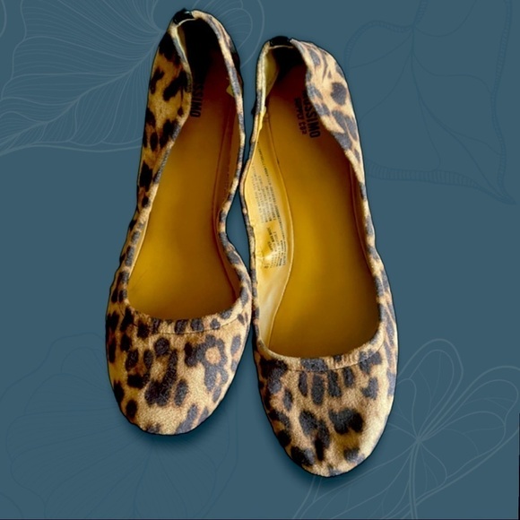 Faux Suede Cheetah Leopard Flats Size 8.5 - Picture 5 of 8
